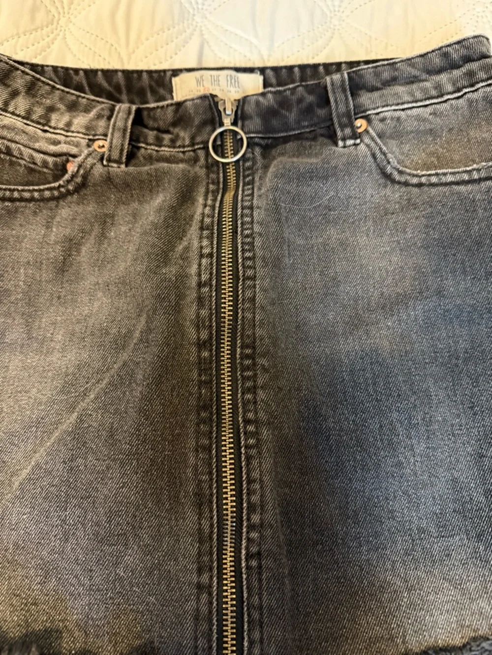 Free People We The Free‎ Black Denim Mini Skirt Size 26 Zip Front Raw Hem